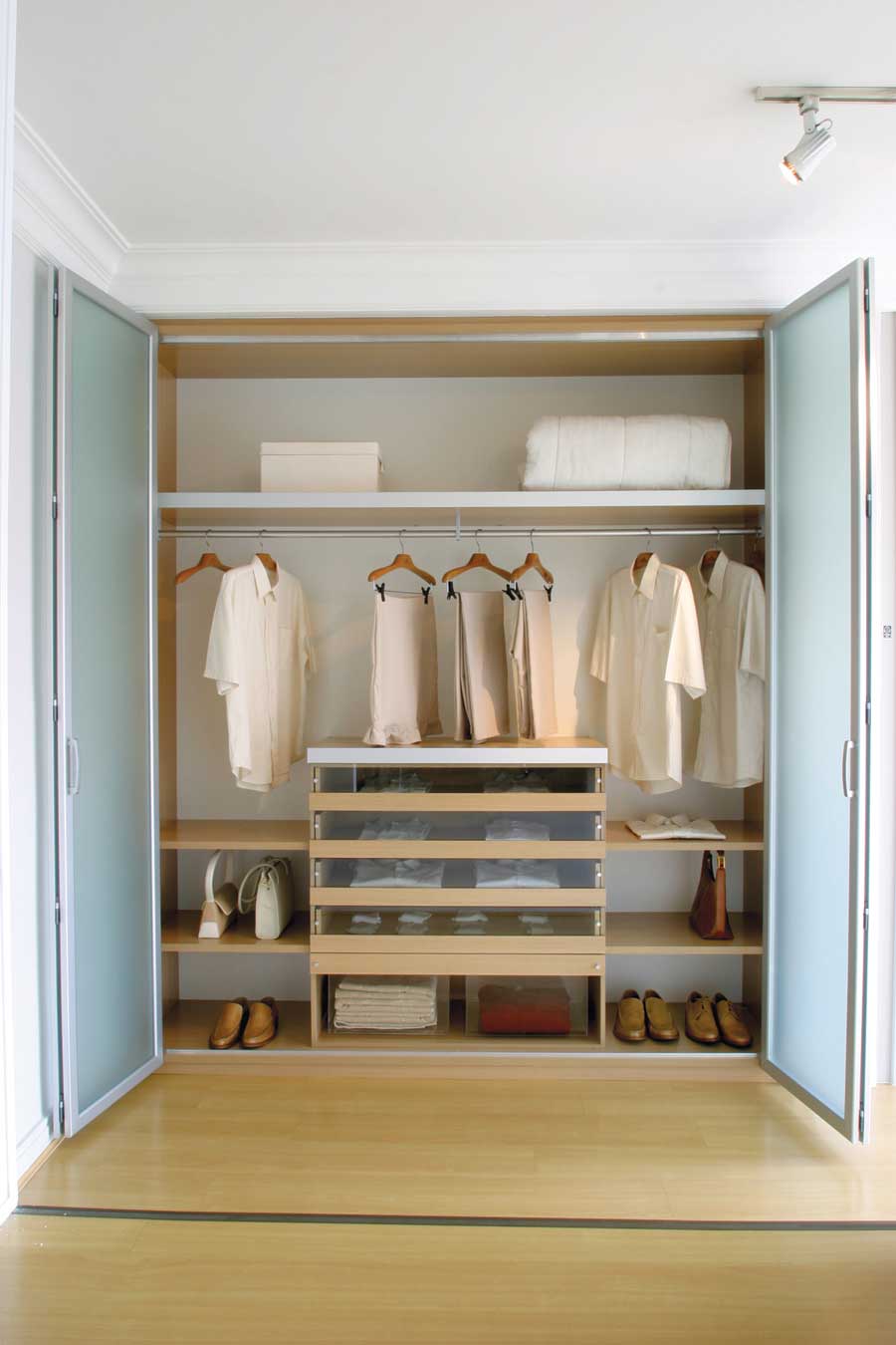 Declutter and Organize Your Closet – Mother Earth Info